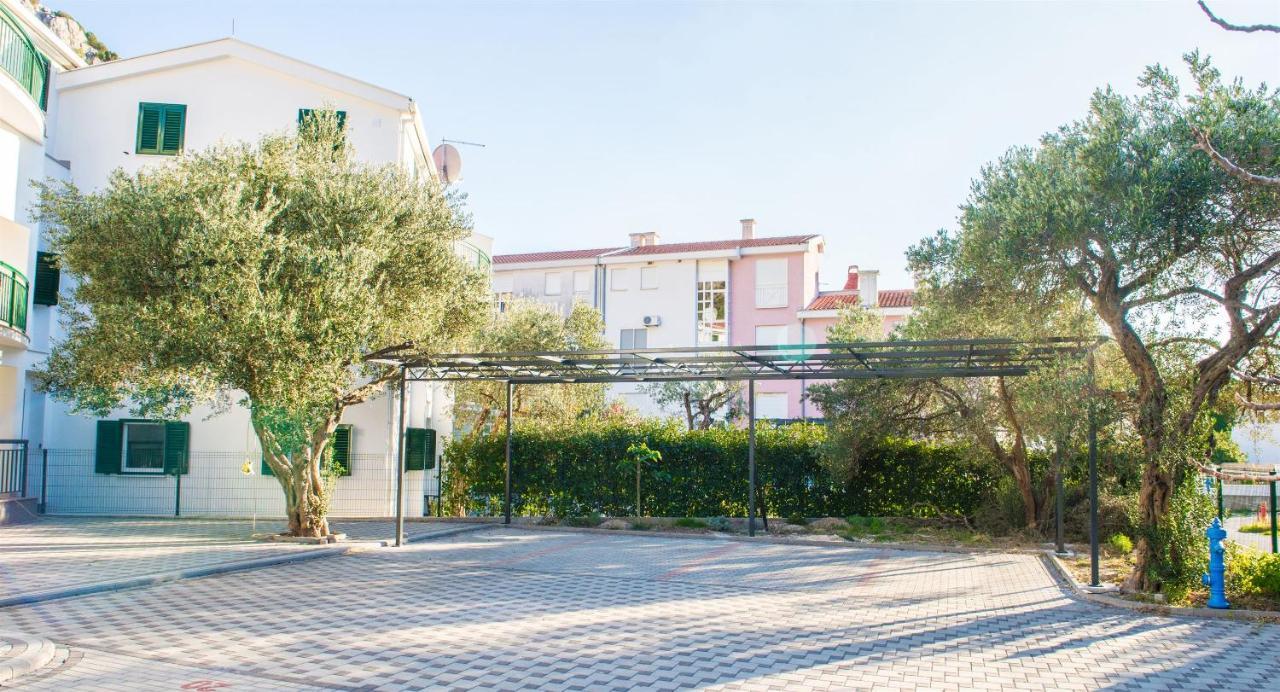 Apartments Denis Klek Exterior foto